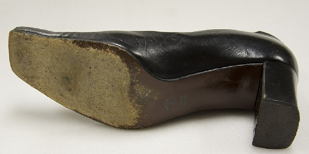 How to Clean Leather Shoe Soles